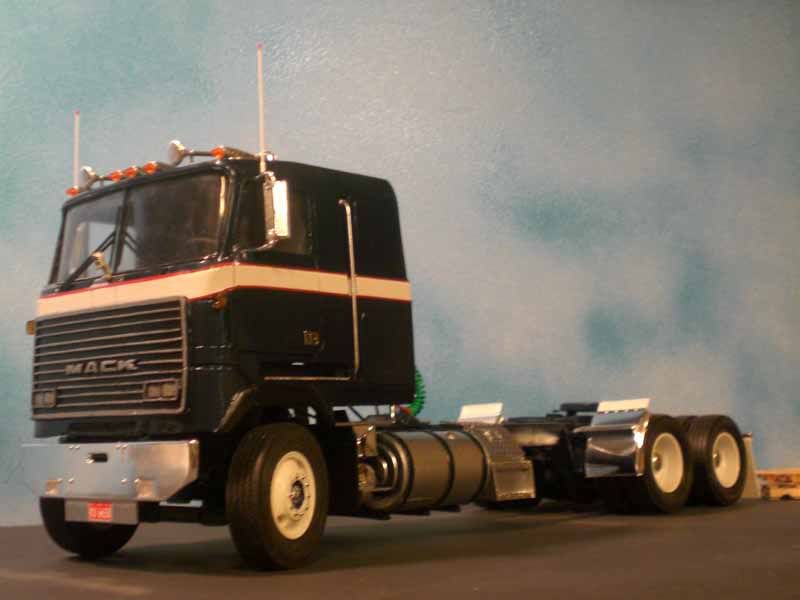 MackUltraliner011.jpg