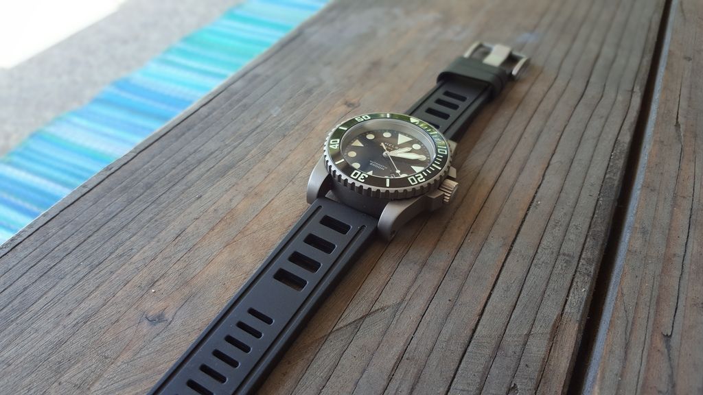 helson shark diver 45 titanium