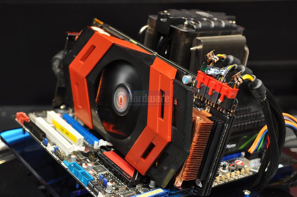 Asus-AresDual-HD5870-Grafikkarte-Ce.jpg