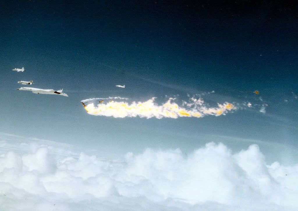 North_American_XB-70A_Valkyrie_just_after_collision_061122-F-1234P-037.jpg