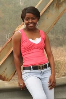 IMAGE: http://i36.photobucket.com/albums/e14/svtfordlady/TanyasFamily070.jpg