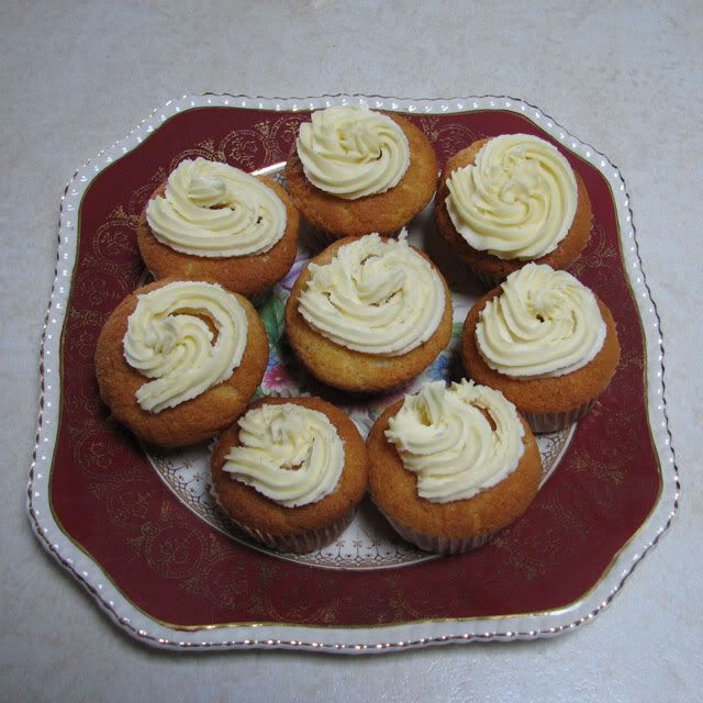 Plate-of-cupcakes.jpg