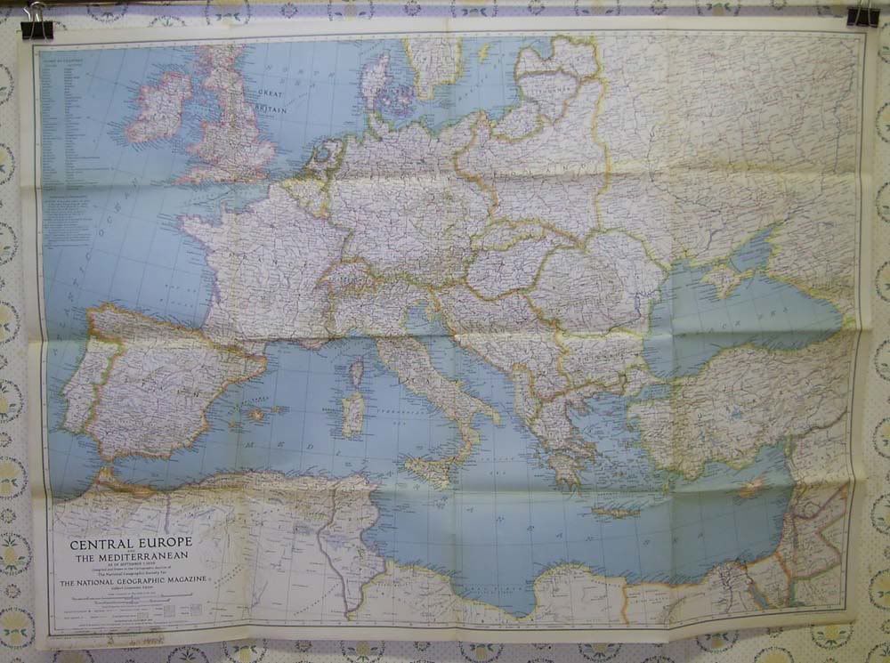  1939 (37"x27.5") This world war 2 map shows the international boundaries 