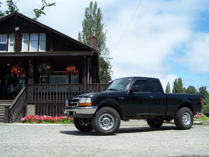 Ford Ranger 3in Lift. FRONT :Fabtech 3 inch lift