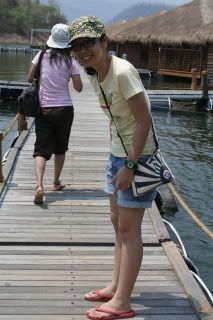 เมษาน้องเศร้า