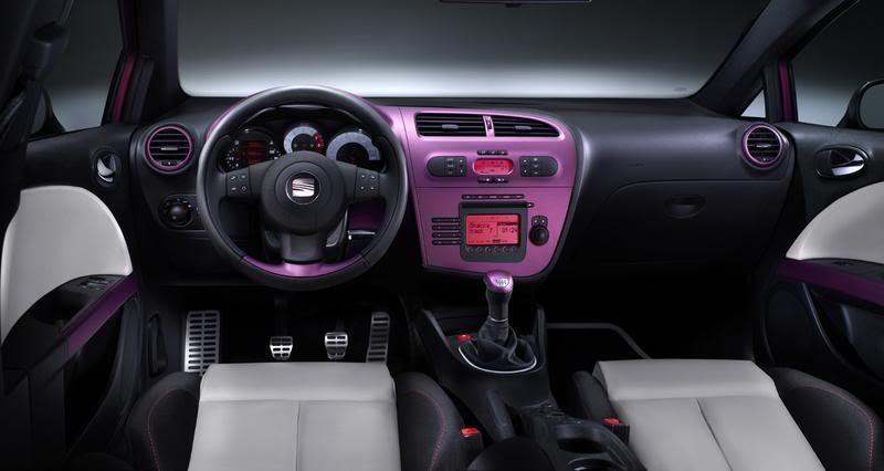 shakira_seatleon_h_08.jpg