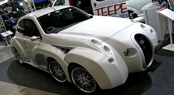 tokyo-auto-salon-six-wheele.jpg