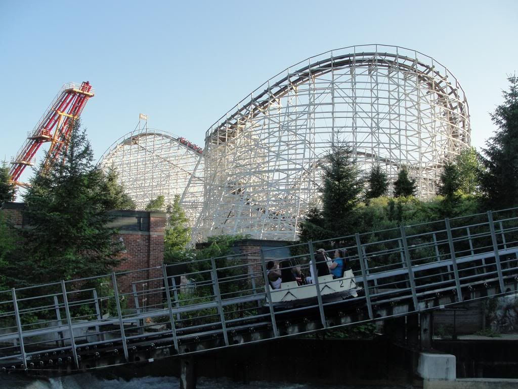 Theme Park Review • Six Flags New England Trip Report - July 4th