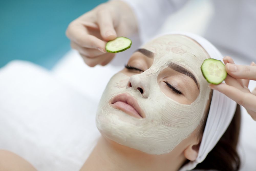 Cara Alami Menghilangkan Garis Halus Di Sekitar Mata Memakai Masker Mentimun