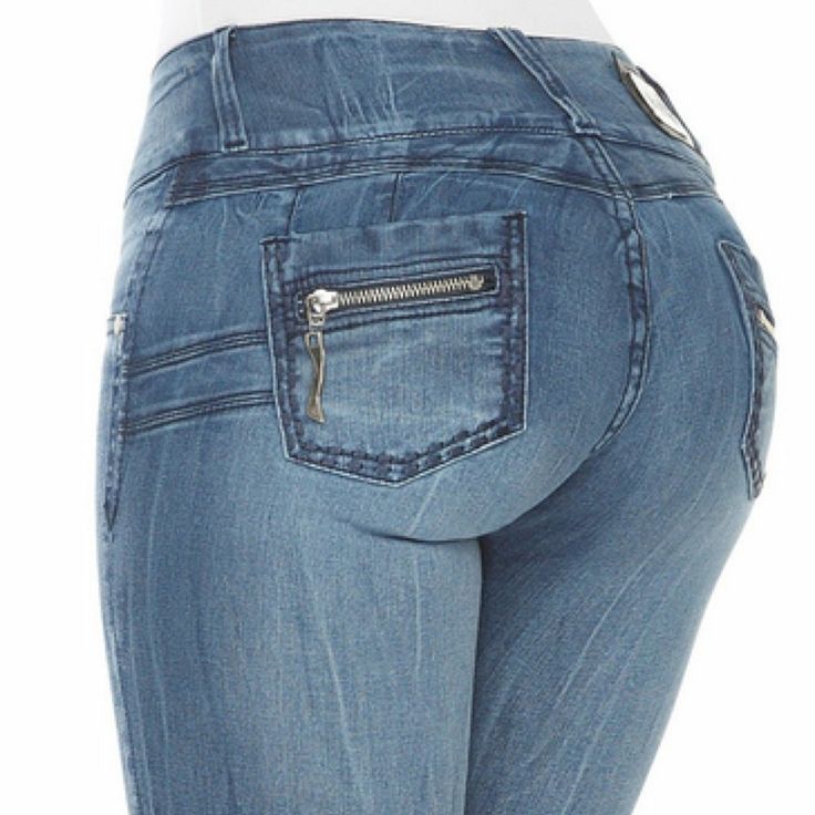 Memakai Skinny Jeans Dengan Kantong Kecil Adalah Salah Satu Cara Membuat Bokong Terlihat Besar