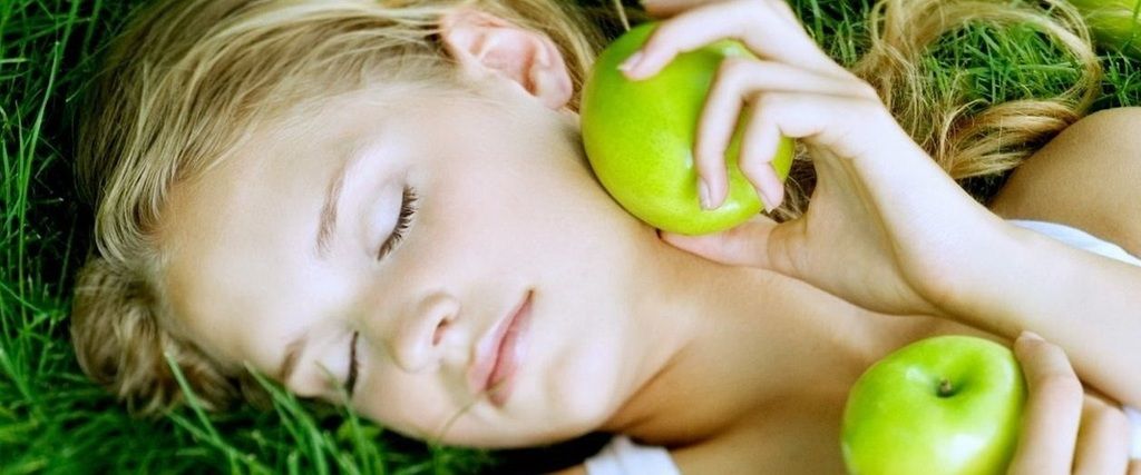Mengatasi Kulit Kering Dengan Banyak Mengkonsumsi Makanan Yang Bergizi Seperti Buah