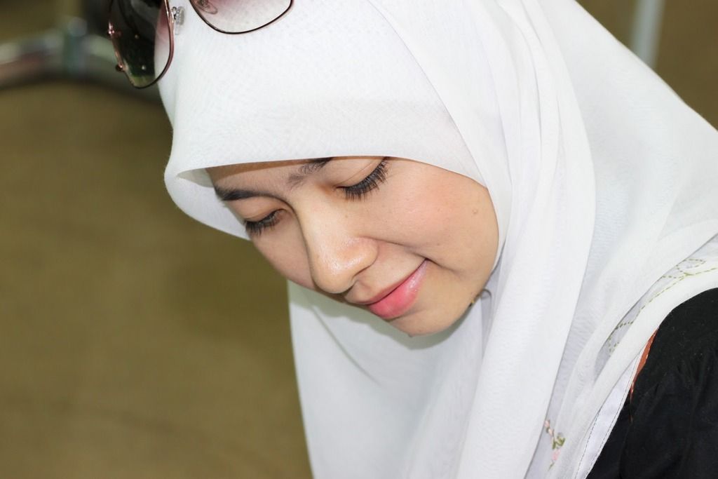PIjat Hidung Dilakukan Untuk Memancungkan Hidung Dengan Tangan Tanpa Alat