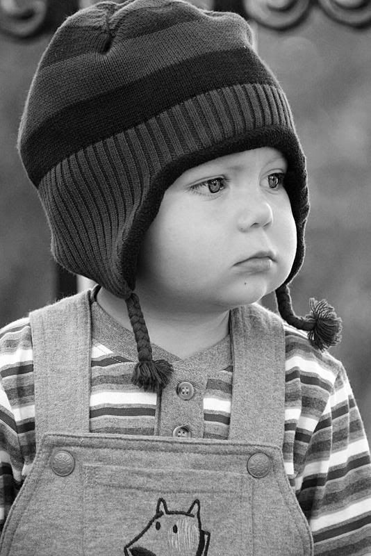 IMAGE: http://i36.photobucket.com/albums/e47/Erinlanesmith/IMG_9017bwcopy.jpg