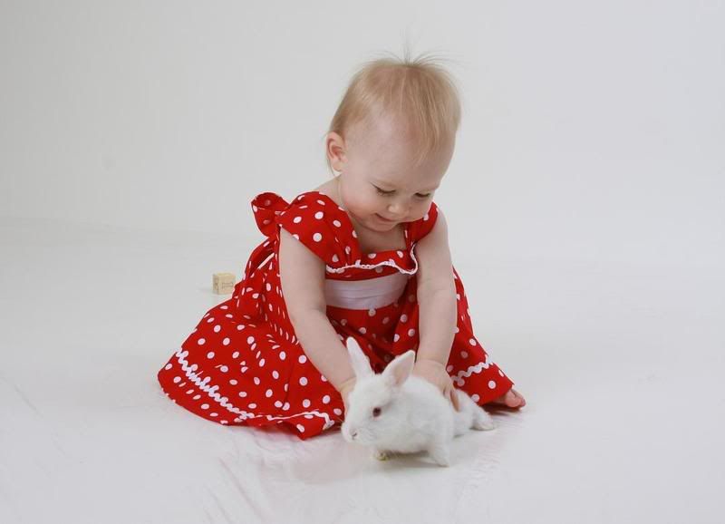 IMAGE: http://i36.photobucket.com/albums/e47/Erinlanesmith/smaller-2.jpg