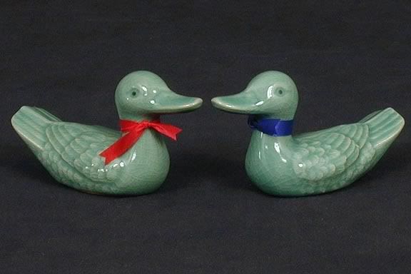 [Resim: FR022_celadon_wedding_ducks_4x6.jpg]