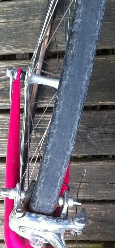 700x30 tires