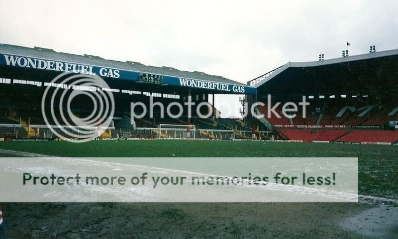 Stretford_End_march_1992.jpg